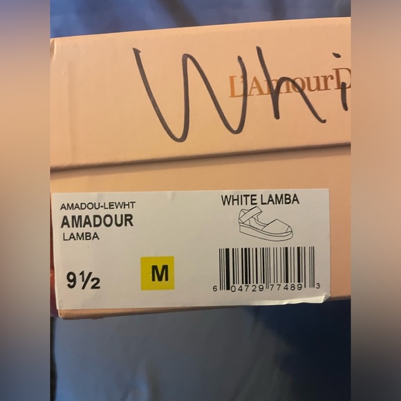 Adamour White Platforms, 9.5 - Picture 6 of 7